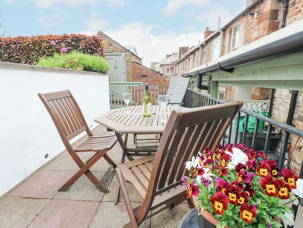 Cottage | Outdoor dining - Blacksmith Cottage (Appleby-in-Westmorland)