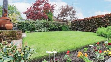 Cottage | Property grounds