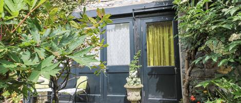 Cottage | Exterior detail