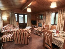 Cottage | Living area | TV, DVD player