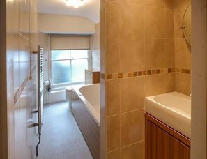 Cottage | Bathroom | Shower