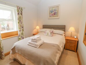 3 عدّة غرف نوم وبديكورات فريدة لكل غرفة وطراز فريد لكل وحدة