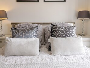 1 غرفة نوم وبديكورات فريدة لكل غرفة وطراز فريد لكل وحدة وواي فاي مجانًا