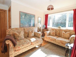 Cottage | Living area