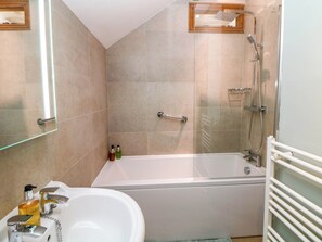 Cottage | Bathroom | Shower - Robin Cottage (Leek)