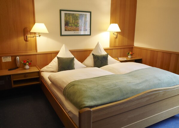 Desk, blackout curtains, free WiFi