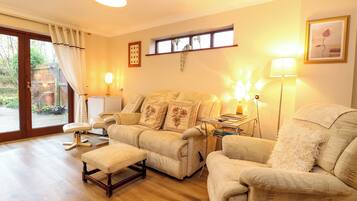 Cottage | Living area | TV, DVD player