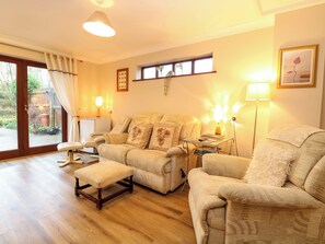 Cottage | Living area