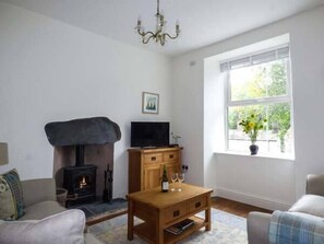 コテージ | リビングルーム | テレビ、DVD プレーヤー