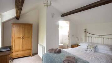 Cottage | 3 bedrooms, individually decorated, individually furnished, free WiFi
