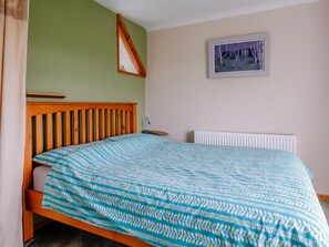 Cottage | 2 bedrooms, individually decorated, individually furnished, free WiFi