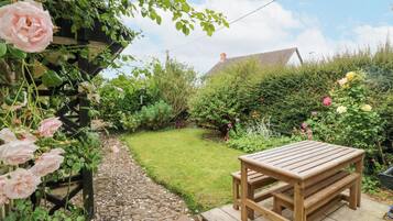 Cottage | Outdoor dining