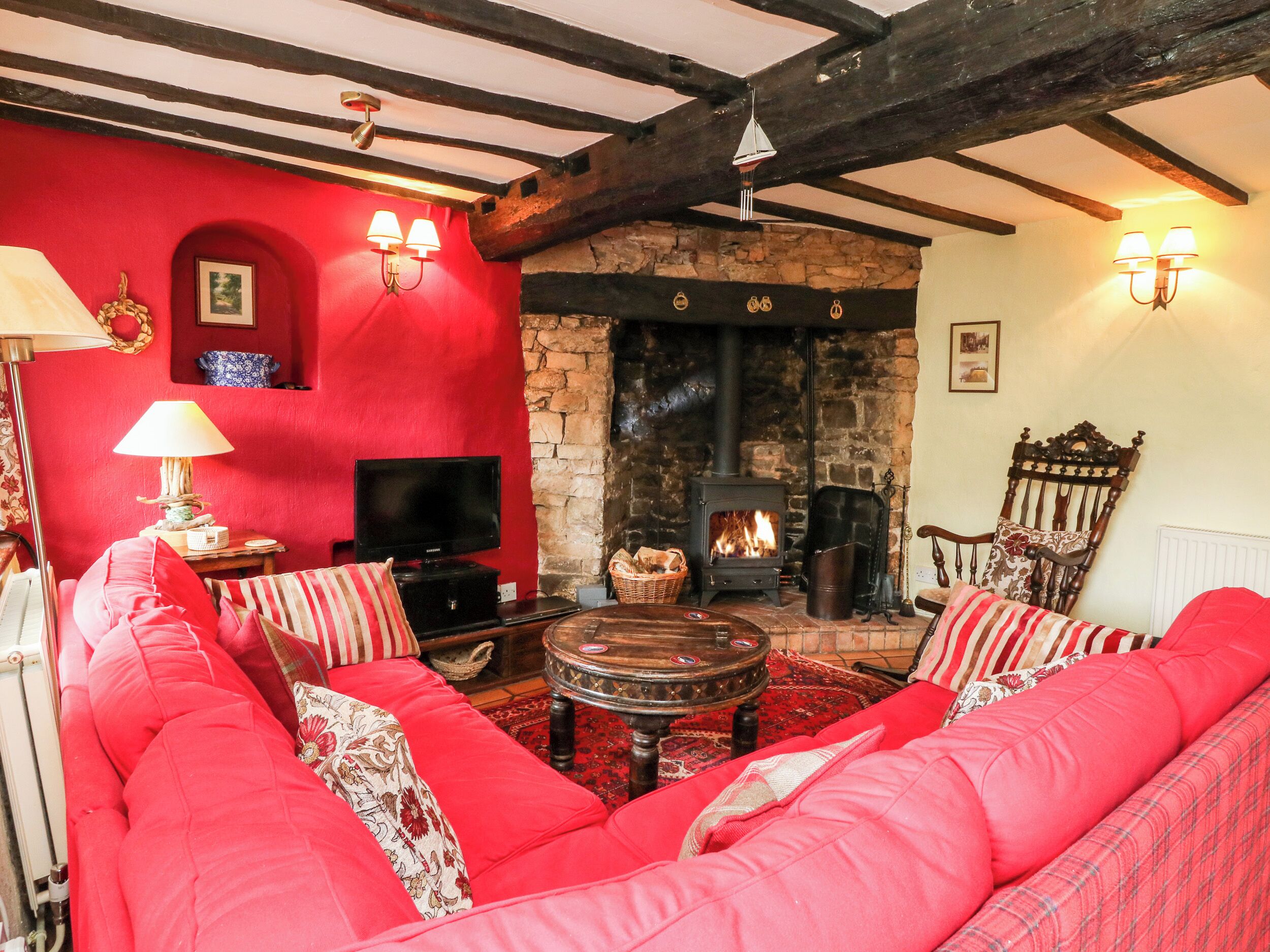 Cottage | Living area