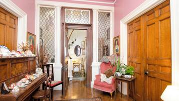 Cottage | Interior