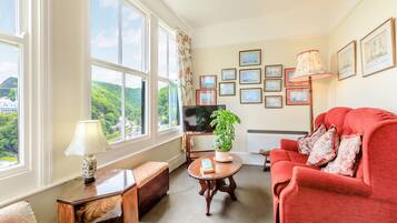 Cottage | Living room