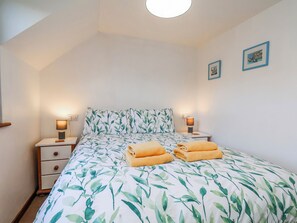 Cottage | 2 bedrooms, individually decorated, individually furnished, free WiFi - Waterside Cottage (Whitby)