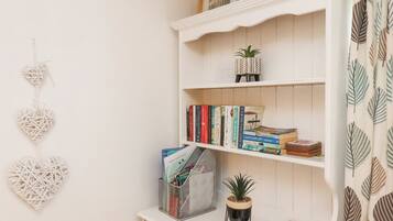 Cottage | Interior