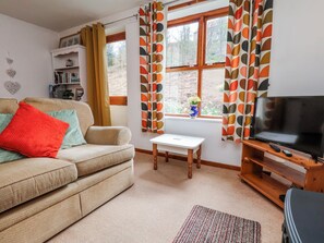 Cottage | Living area | TV, DVD player