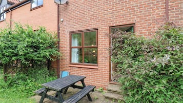 Cottage | Outdoor dining
