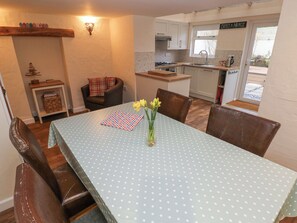 Cottage | Dining - Bank House (Newcastle Emlyn)