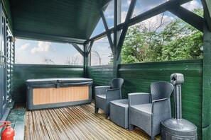 Cottage | Terrace/patio - Ash Lodge (Ulverston)