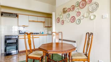 Cottage | Interior