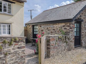 Cottage | Outdoor dining - The Old Workshop (South Molton)
