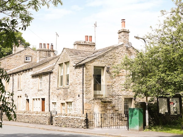 Cottage | Front of property - Orchard Cottage (Keighley)