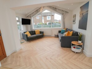 Living room - Sunrise Cottage (Chathill)