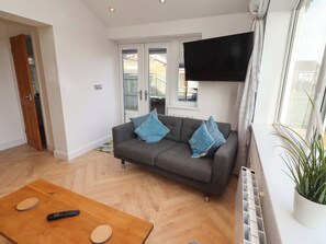 Cottage | Living area