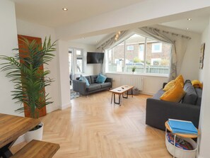 Cottage | Living area