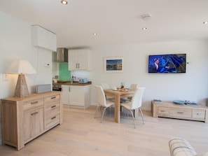 2 habitaciones, decoración personalizada y muebles diferentes 