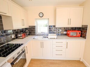 Cottage | Private kitchen | Highchair, cookware/dishes/utensils - Holly Cottage (Alford)