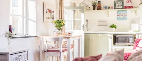 Cottage | Interior