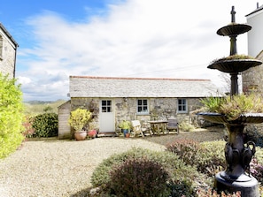 Exterior - The Snug (St Austell)