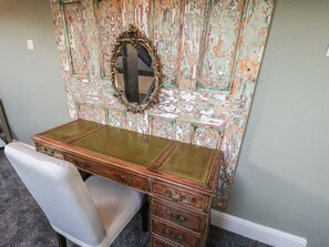 Cottage | Business center