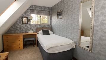 4 bedrooms, individually decorated, individually furnished, free WiFi