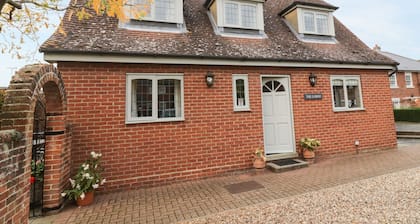 The Lodge off High Street