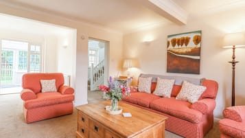 Cottage | Living area