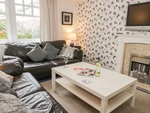 Cottage | Living area | TV, DVD player