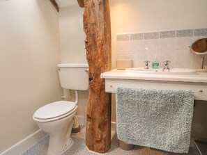 Cottage | Bathroom | Shower