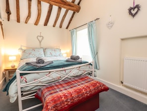 Cottage | Individually decorated, individually furnished, free WiFi
