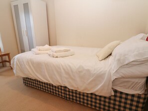 4 عدّة غرف نوم وبديكورات فريدة لكل غرفة وطراز فريد لكل وحدة