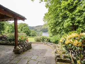 Cottage | Property grounds