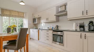 Cottage | Interior