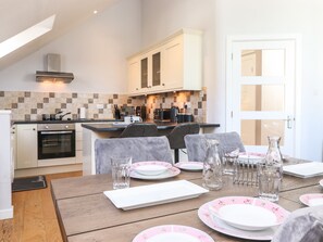 Cottage | Private kitchen | Dishwasher, electric kettle, toaster, high chair - Sky View (Keswick)