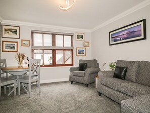 Casa de campo | Zona de estar | Una televisión, un reproductor de DVD