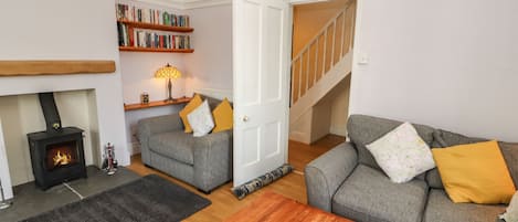 Cottage | Woonruimte | Televisie en een dvd-speler