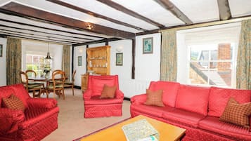 Cottage | Interior