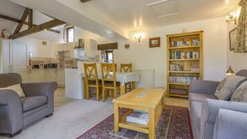 Cottage | Living area | TV, DVD player
